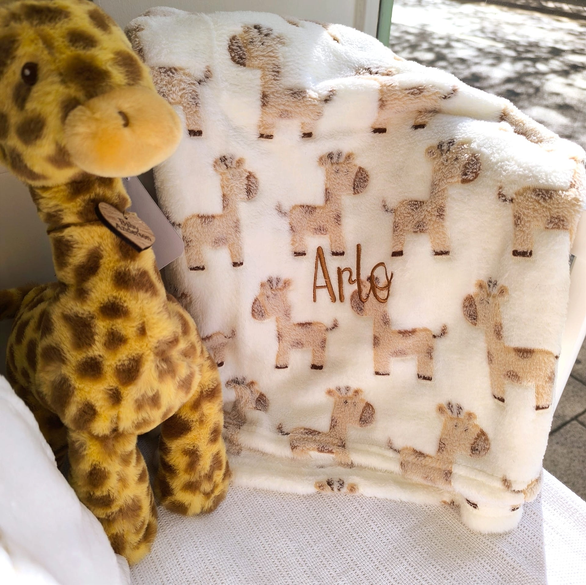Personalised Giraffe Blanket for Baby – We Three Bears