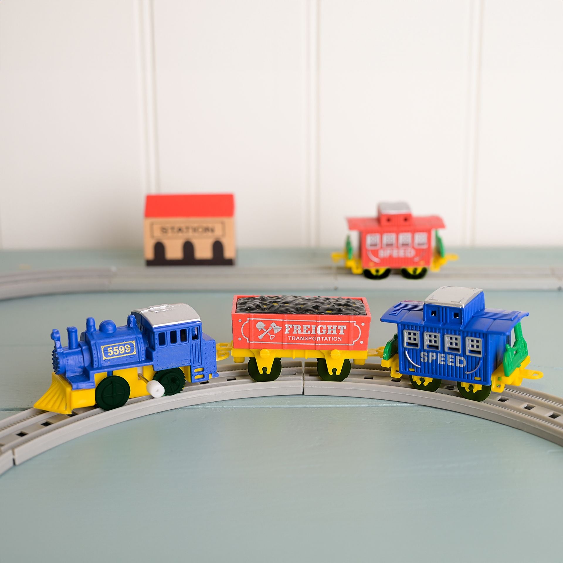 Apples to Pears “Train in a Tin” – Windup Train Playset Gift in a Tin